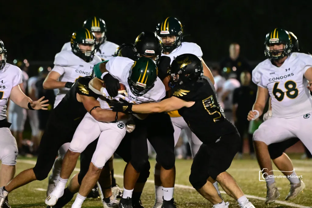 Condors football sur le terrain à St-Hyacinthe