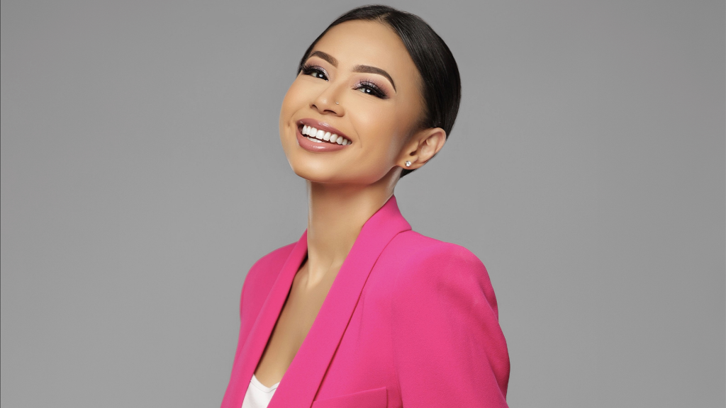 Conférencière Ravy Por