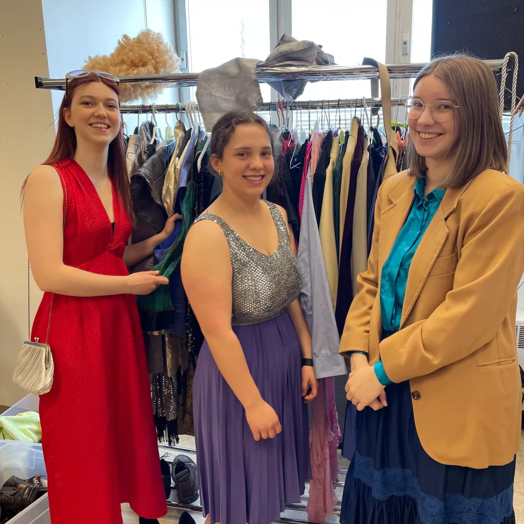 Trois étudiantes comédiennes