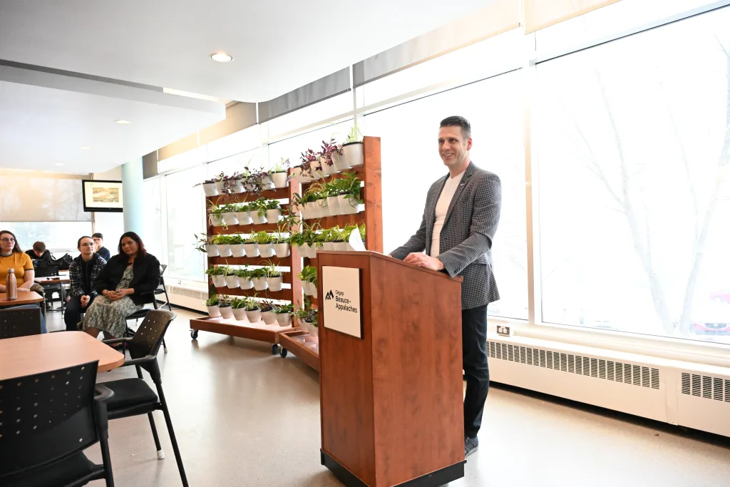 daniel-laflamme-directeur-adjoint-etudes-vie-etudiante