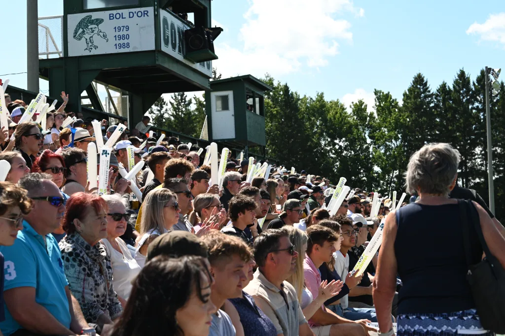 Foule stade Cégep