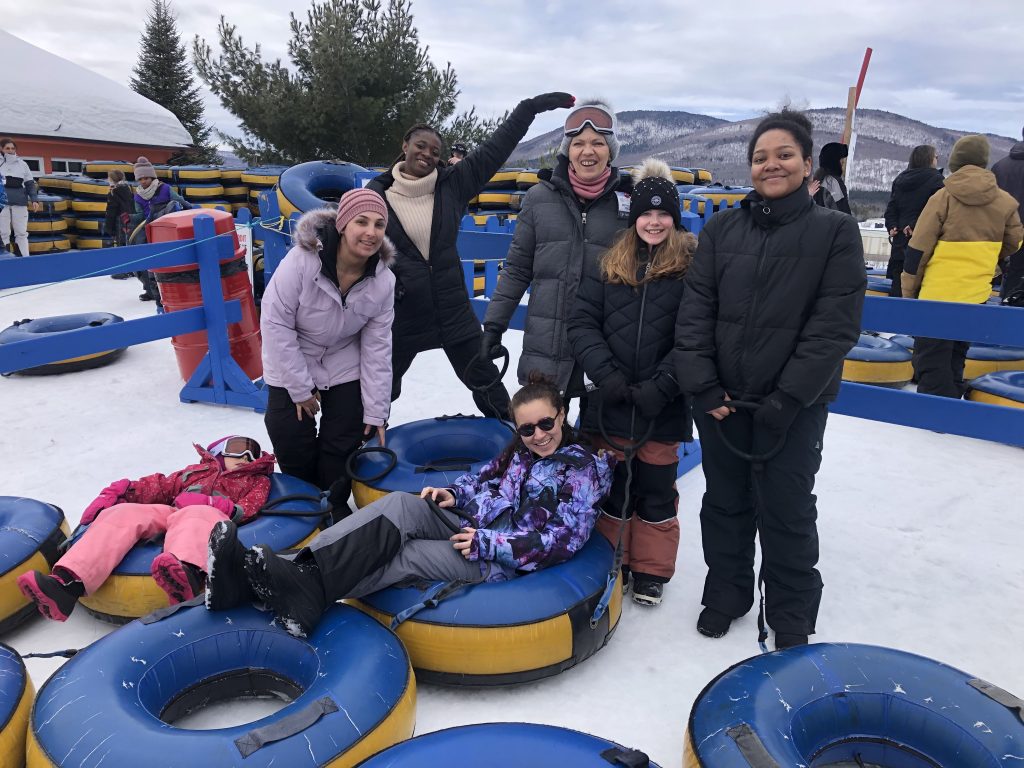 Étudiantes de l'international sport hiver