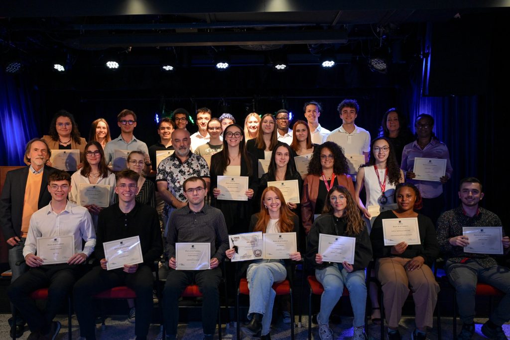 Bourses de la Fondation – photo de groupe Saint-Georges et Sainte-Marie