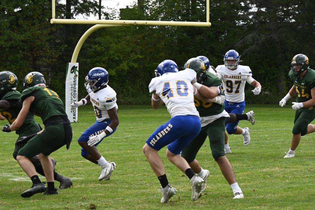 Condors football (4)